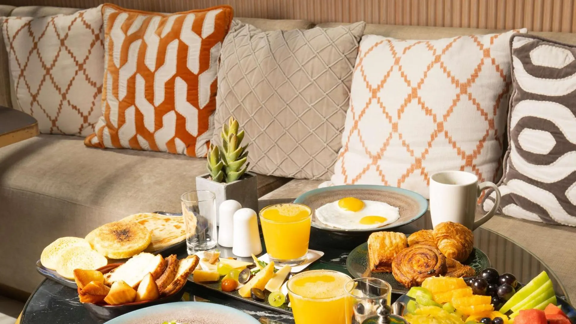 Radisson Blu Hotel Casablanca City Center 5*,